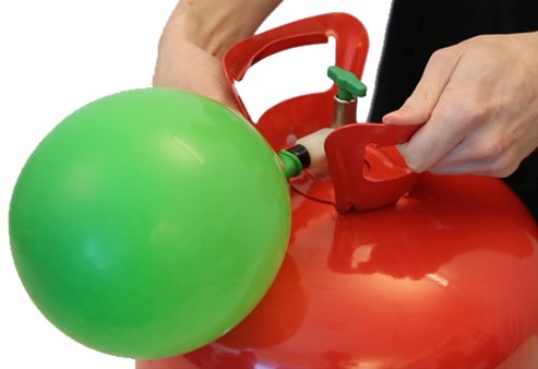 • Tryck den SVARTA dysan försiktigt ner eller åt sidan för att blåsa helium i ballongen